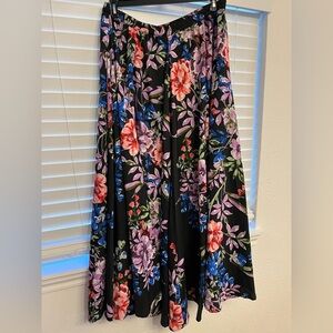 Cupio Black Maxi Skirt with Floral Design
